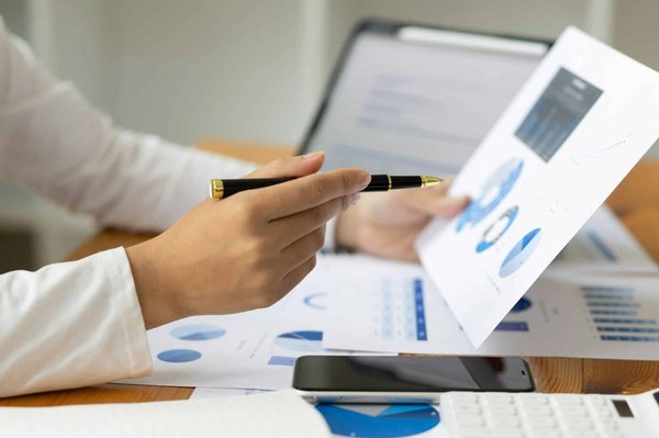 Quelle est la meilleure manière de consolider plusieurs crédits à la consommation en un seul prêt hypothécaire ?