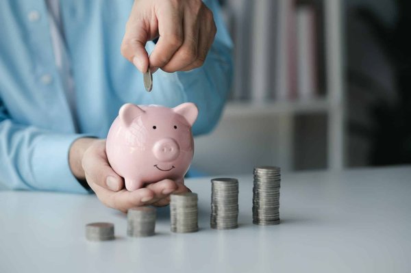 Comment la stabilité professionnelle influence-t-elle l'accès à des conditions avantageuses de prêt immobilier ?